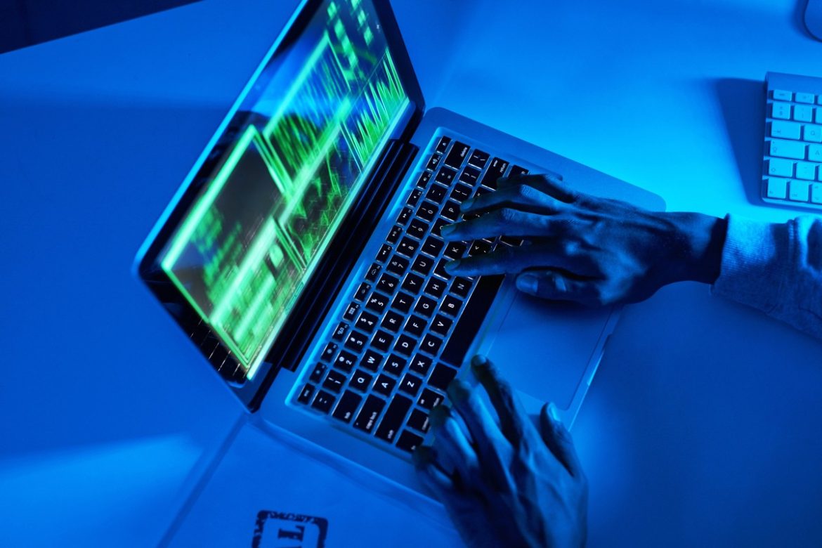 Кибератака на Украину. Хакеры напали на железные дороги
    

