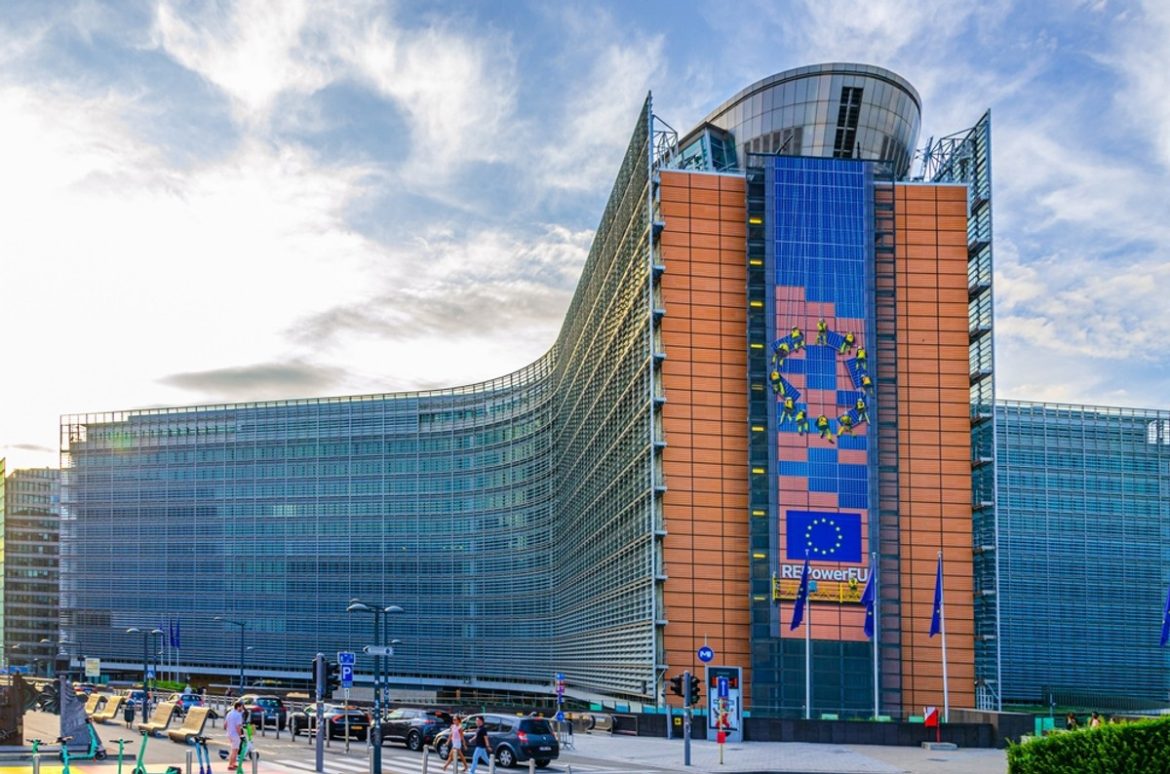 Суждение для Европейской комиссии для партии о Зеленом Ледже. Он заплатит ... 400 евро, Европейская комиссия не должна разрешать вход через социальную сеть Facebook и, следовательно, передачу пользовательских данных ... 9 января 2025 г., 08:00
