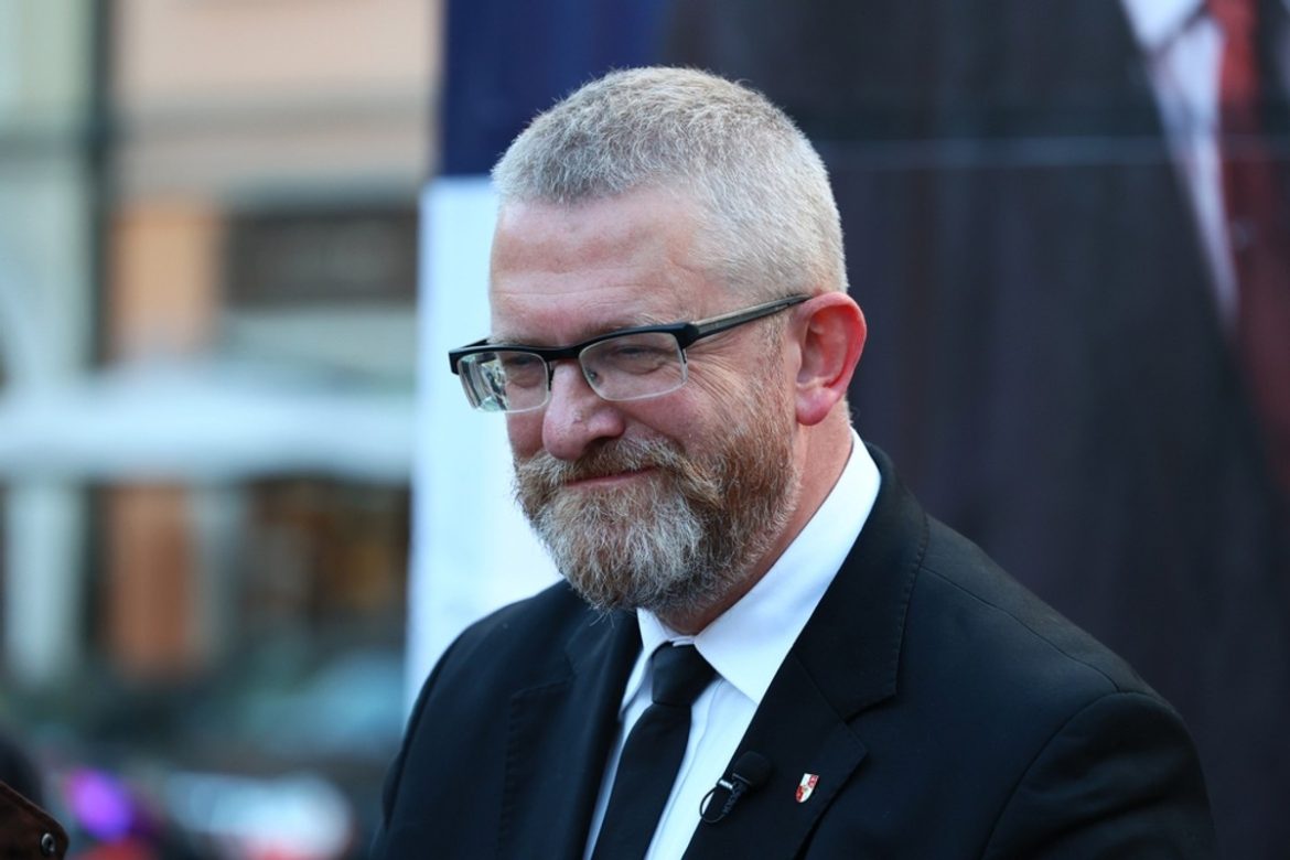 Глава Европейского парламента подтвердил исключение Брауна из встречи
    

