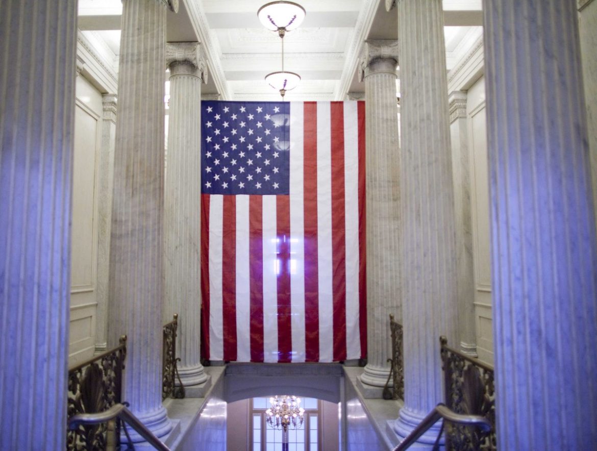 Разговоры о соглашении о сырье. Bloomberg: украинская делегация пойдет в США
    

