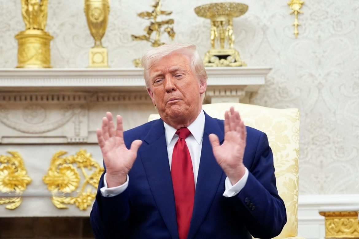 Трамп заработал свои обязанности. Демократы обвиняют президента в манипулировании рынком и объявляют о расследовании
    

