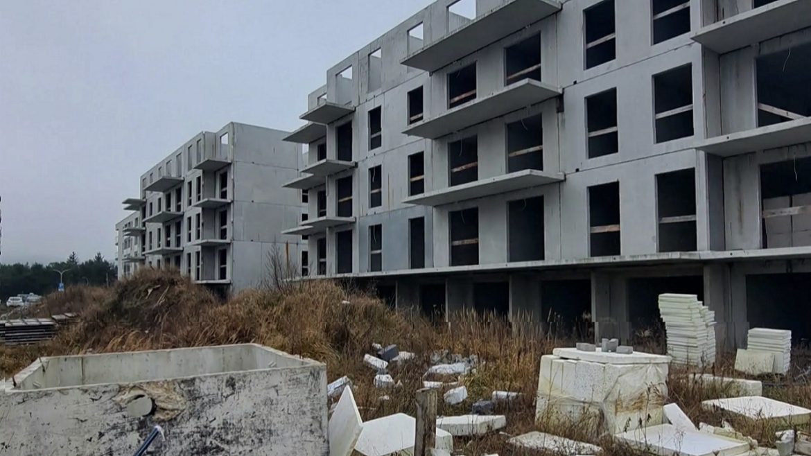 Десятки руин, тысячи клиентов на льду. Разработчик затонул под землей. Что случилось с Hreit?
