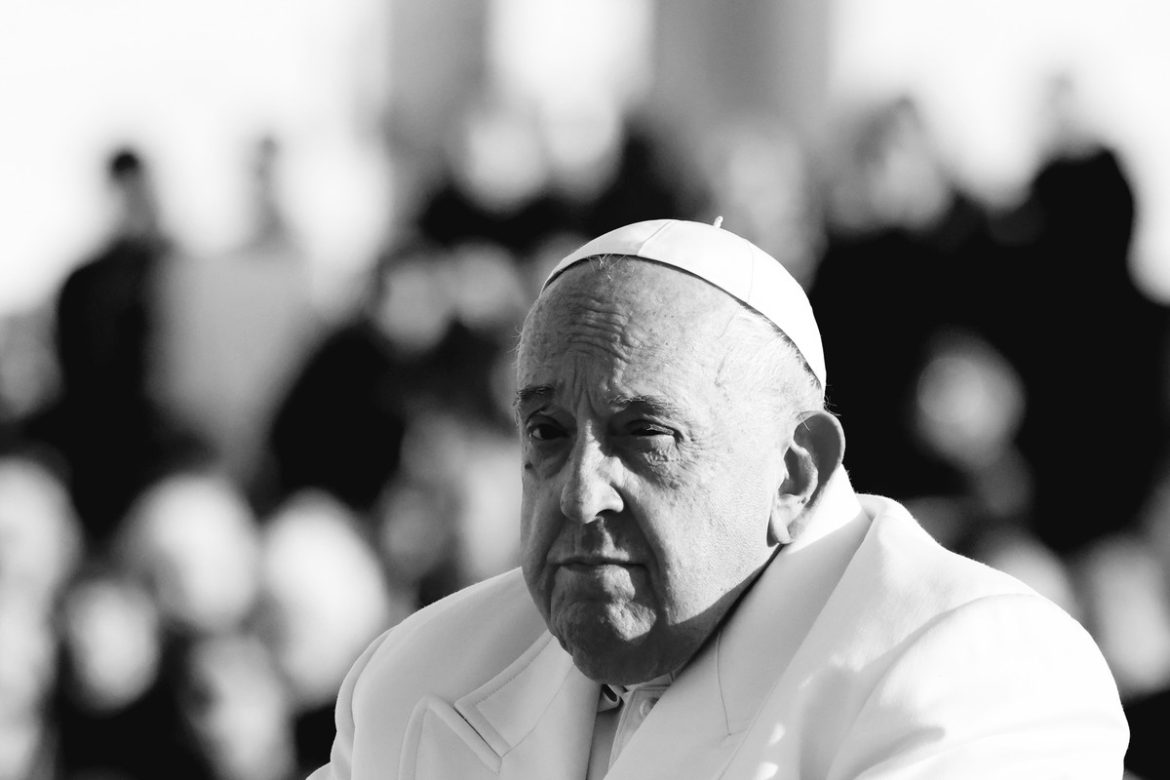 Папа Франциск не останется в Ватикане. Он выбрал, где он будет похоронен
    

