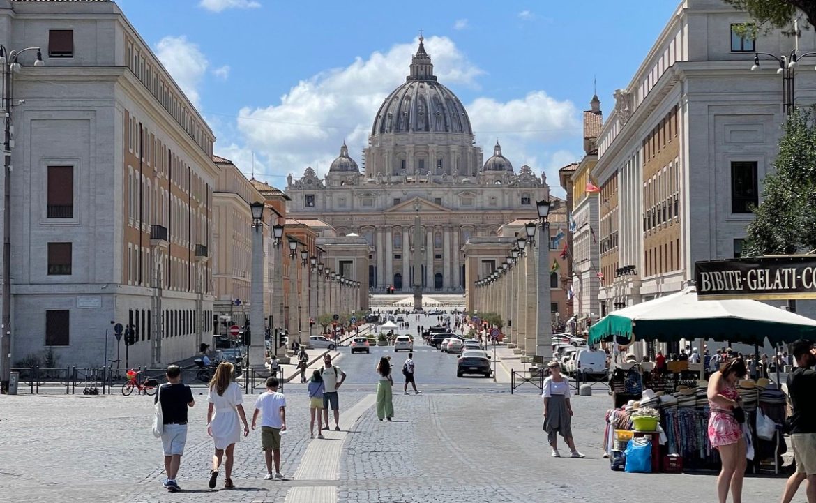 Когда похороны папы Франциска?
    

