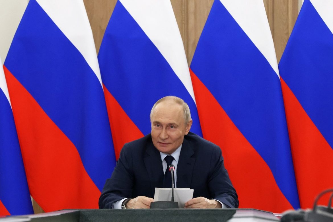 Россия попытается смешать в странах Балтии? Parafianowicz указывает, что может побудить Путина действовать
    

