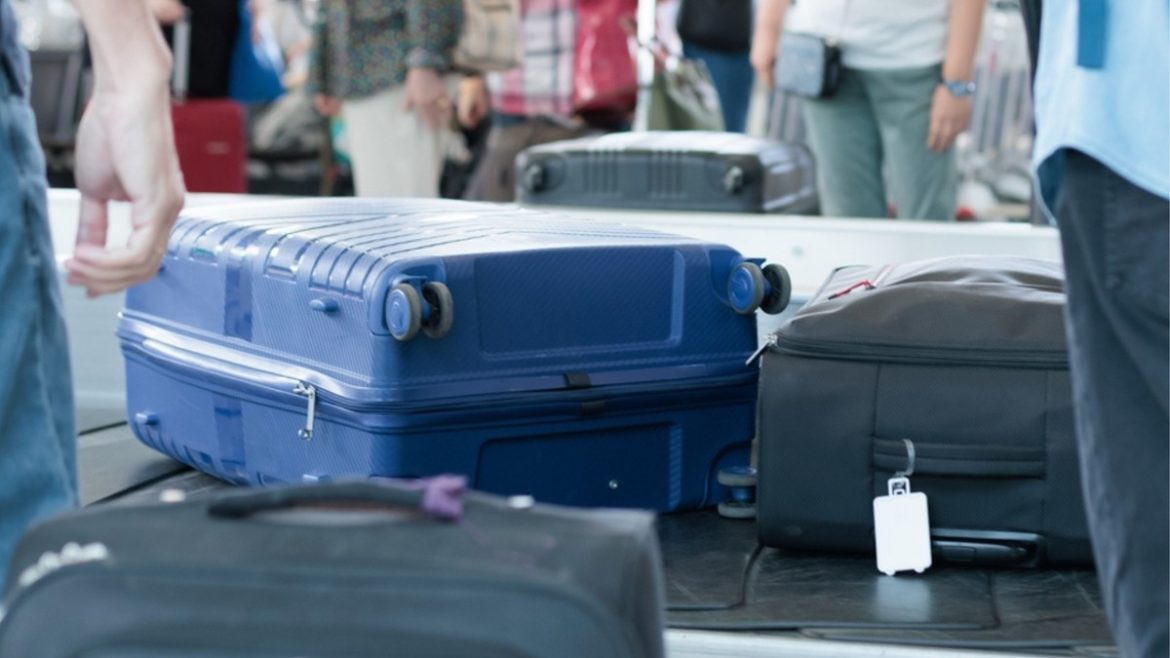 Экстремальный ветер парализован Пекин. Люди весом менее 50 кг можно взорвать
    

