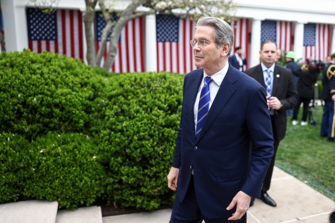 США предупреждают мир против возмездия. Министр финансов: я советую другим странам сделать глубокий вдох
    

