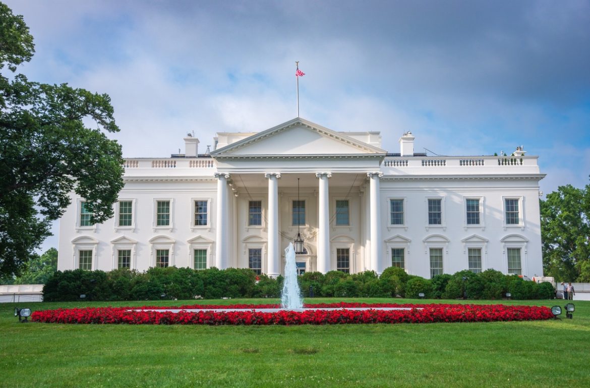 Трамп объявит сегодня «взаимные обязанности». Они могут уничтожить текущий торговый порядок по всему миру
    

