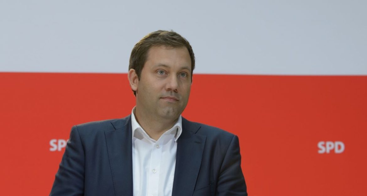 Судьба Тельца для Украины взвешивает. Председатель SPD призывает к консенсусу
    

