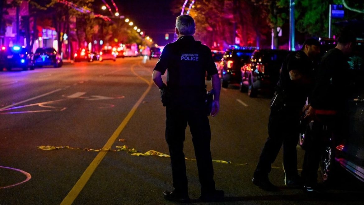 Жестокая атака в Канаде. Внедорожник вошел в толпу людей, они убиты. Повторно ли выборы?
