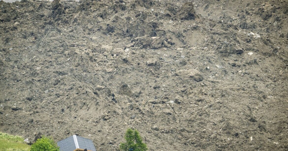 Лавина в швейцарской деревне Блаттен. Что может быть причиной? Геофизик объясняет
