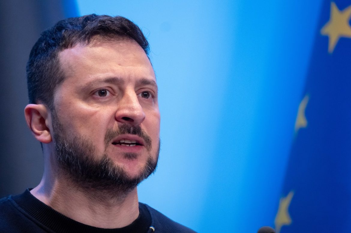 Зелански накладывает санкции. В списке был консультант Astykowycz
    

