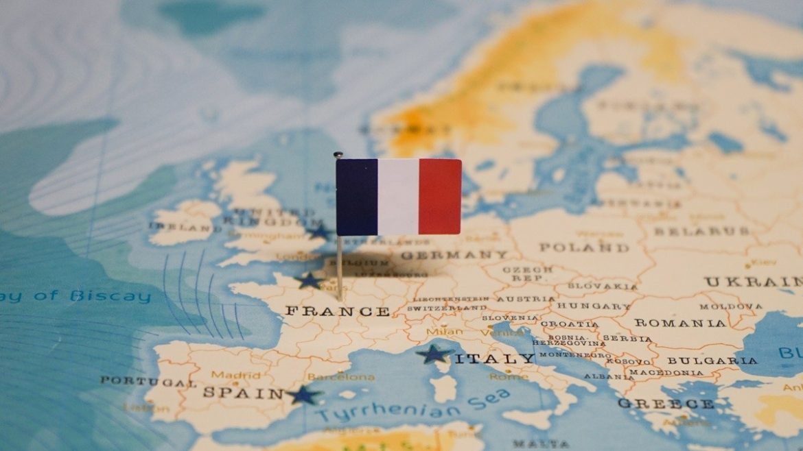 «Le Figaro»: ядерный арсенал Франции может быть недостаточно для расширенного сдерживания
    

