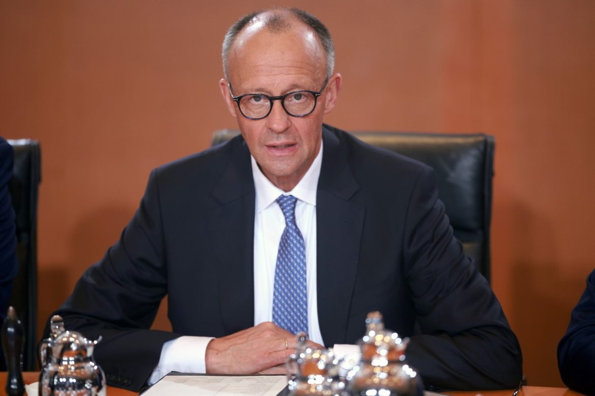 Фридрих Мерз объявляет о реконструкции отношений с Польшей. Новый немецкий канцлер прошел долгий политический путь
    

