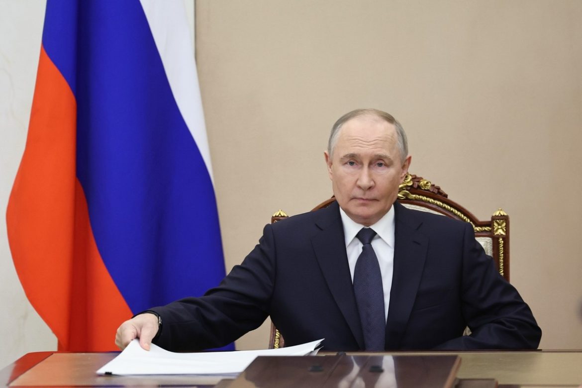 Россия будет атаковать НАТО в 2027 году? Британская ежедневная ежедневность: эксперты предупреждают
    

