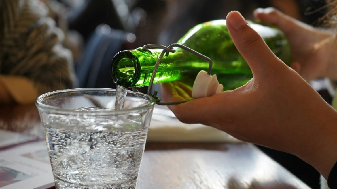 Франция: Правительство скрывало нелегальную практику Nestle, игнорировал проблемы с водой
