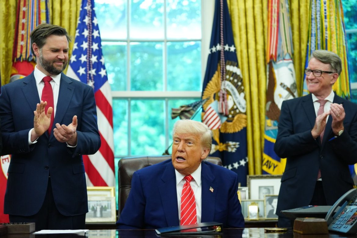 «Значительный прорыв». США и Великобритания заключили торговое соглашение
    

