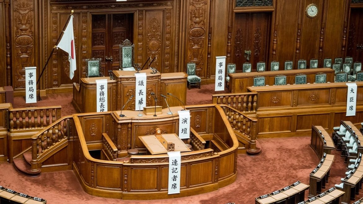 Япония в худшем финансовом положении, чем Греция, говорит премьер -министр
