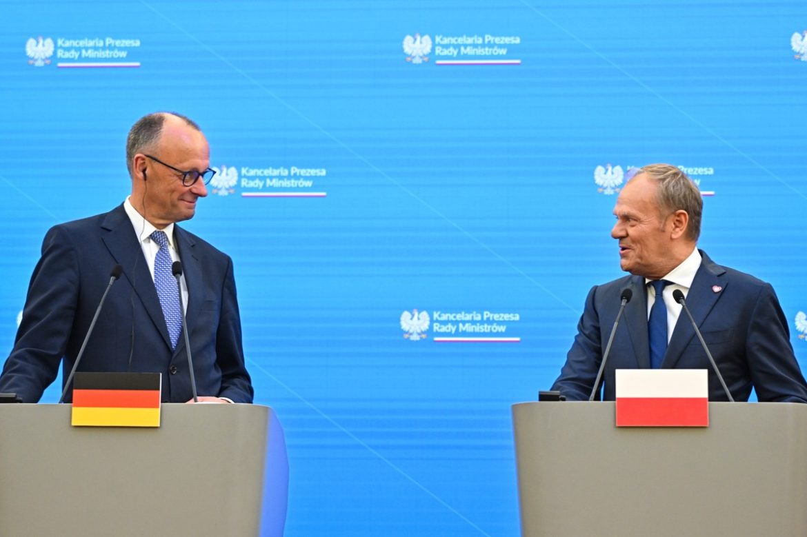 Германский канцлер: Мы хотим, чтобы быстрое железнодорожное соединение между Zczecin и Berlin, Warsaw и Berlin
    

