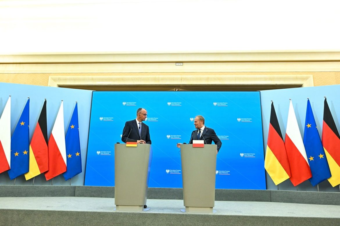 Tusk о Мерзе: Я вспомню, кто меня поддерживал, ограничивая право на убежище
    

