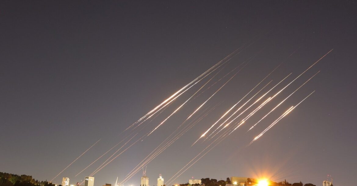 Израильская война. Министерство иностранных дел дает план эвакуации. К кому это относится?
