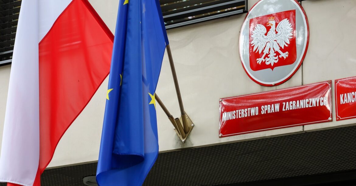 Израильский нападение на Иран. MSZ: Нет информации о каких -либо потерях для польских граждан
