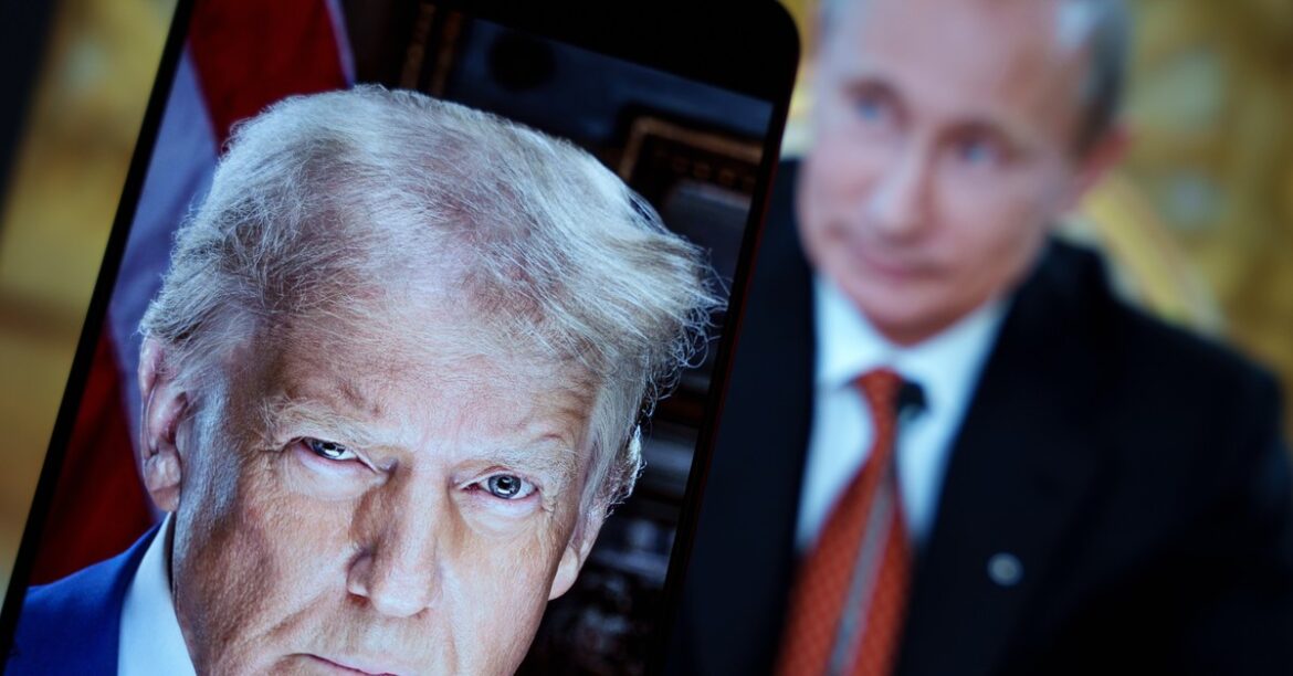 Трамп разговаривал с Путином. Москва осуждает нападение Израиля на Иран
