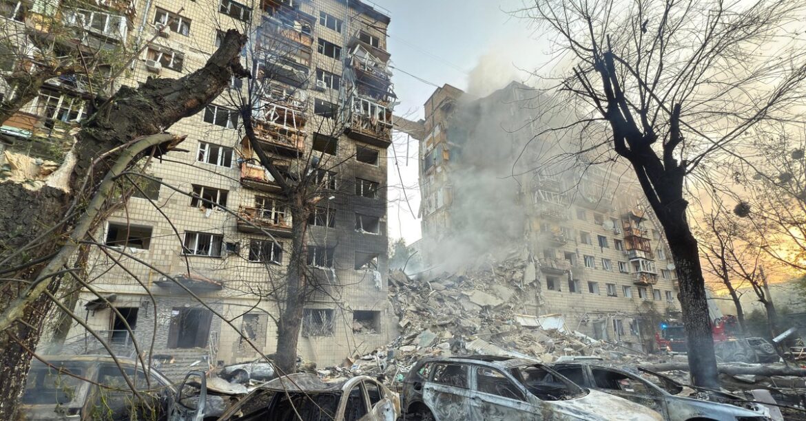 Конец спасательной операции в Киеве. После нападений в 28 убитых и 140 раненых и 140 раненых
