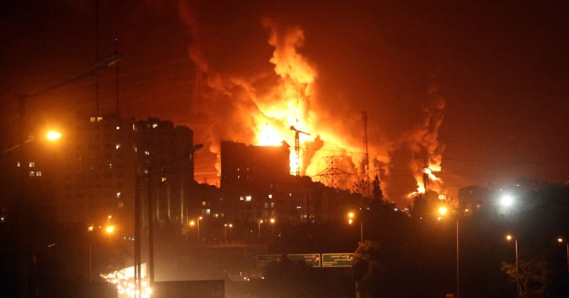 Израильский конфликт. Дроны были уволены к американской базе. Трамп предупреждает Иран
