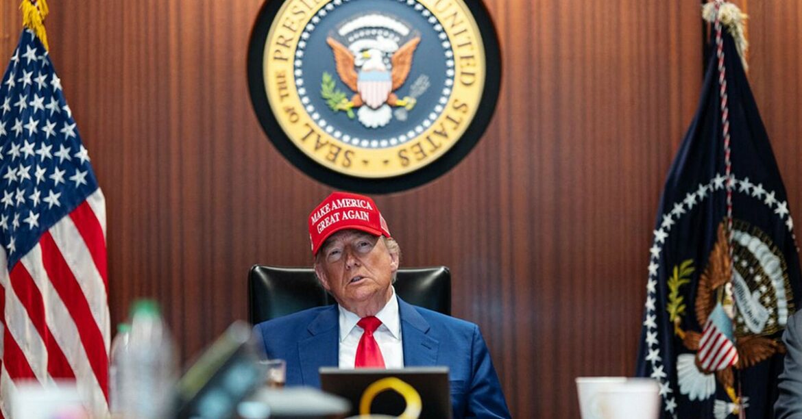 США и Россия говорят об Иране. Закулисный разговор Путина с Трампом, президент США Дональд Трамп объявил во вторник, что российский лидер Владимир Путин позвонил ему и предложил ему помощь с Ираном ... сегодня 13 минут назад
