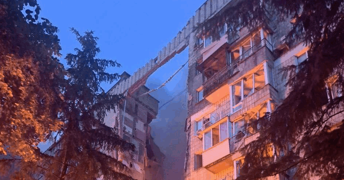 Война в Украине. Более 440 беспилотников и 32 ракеты. Русские снова напали на Кива
