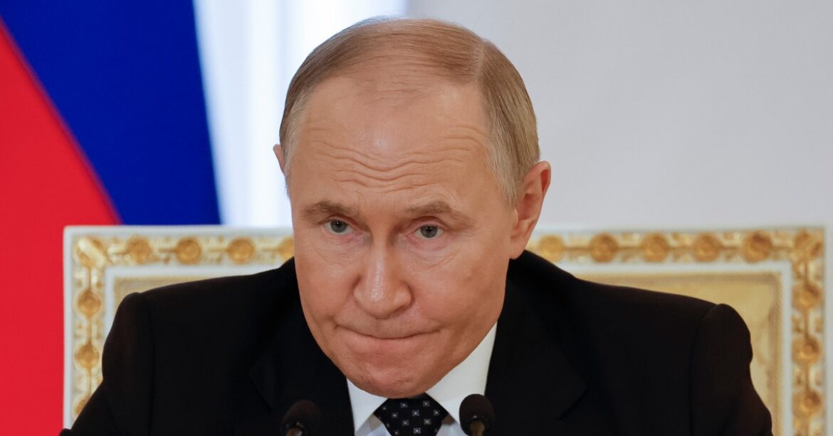 Нам угрожает третья мировая война? Путин был взят российским лидером Владимиром Путином, спросил, боится ли он, что мир направляется к мировой войне, он ответил, что обеспокоен "Растет ... сегодня, 83 минуты назад
