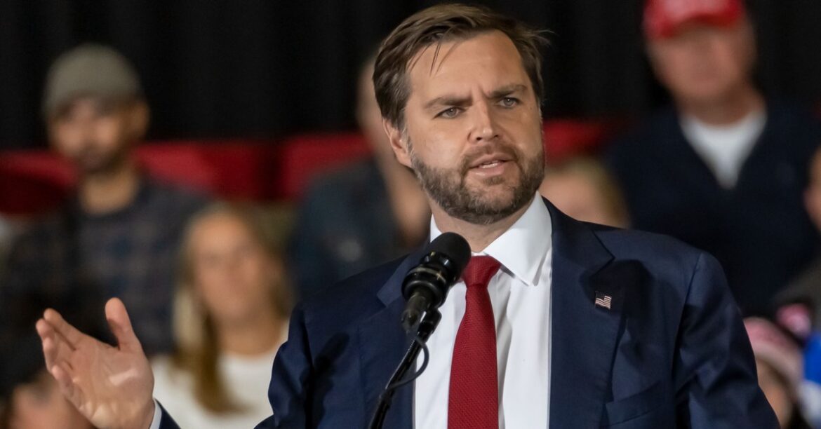 Нам нападение на Иран. Вэнс хвалит Трампа: он восстановил здравый смысл
