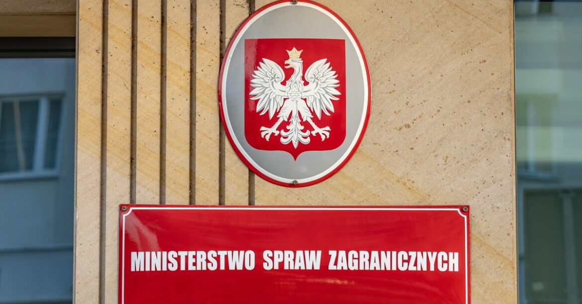 Ко против пис. У кого была лучшая внешняя политика? Есть новый опрос
