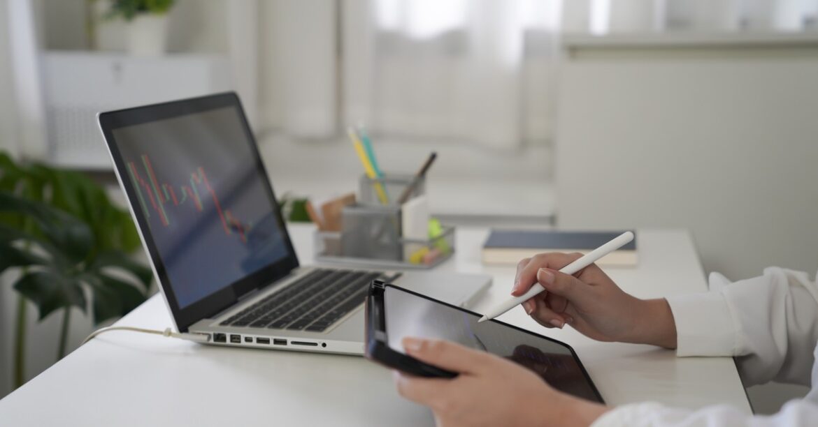 Брюссель ставит ультиматум Польши. Речь идет о крипточах и отмывании денег
