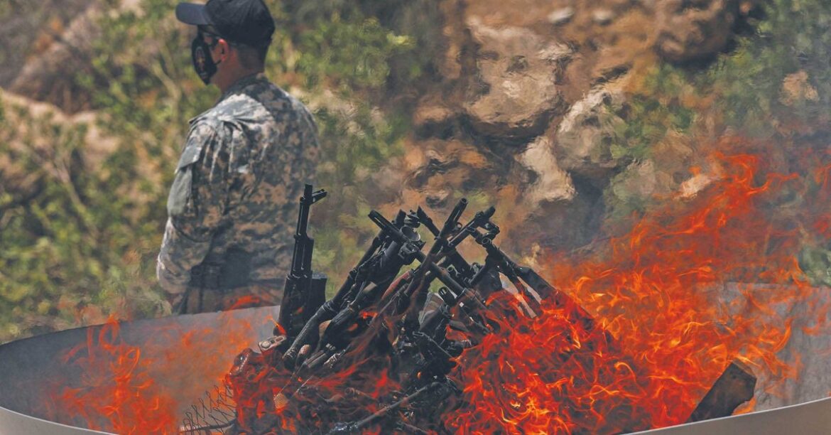 Новая историческая карта. Что дальше с курдами и индейкой? Рабочая группа Курдистана была официально распущена. Теперь все стороны в конфликте должны будут распространять кубики регионального домино. Сегодня 70 минут назад
