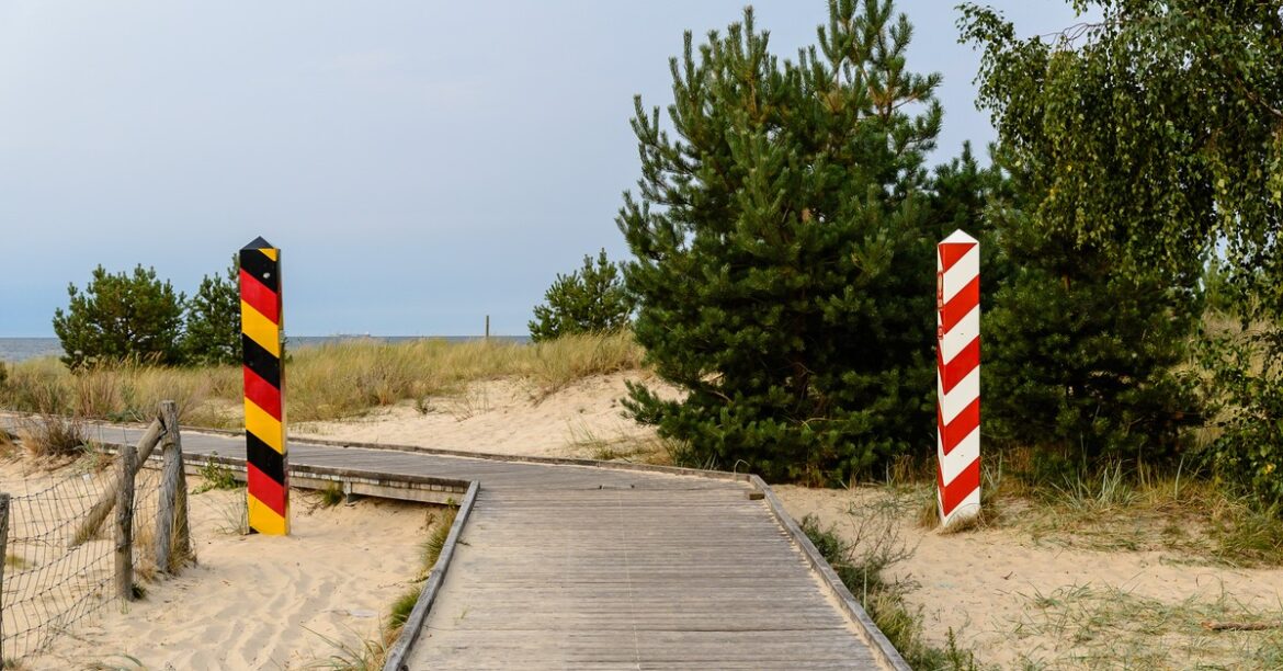 Польша восстанавливает элементы управления на границах. Это ползучий декомпозиция Шенгена?
