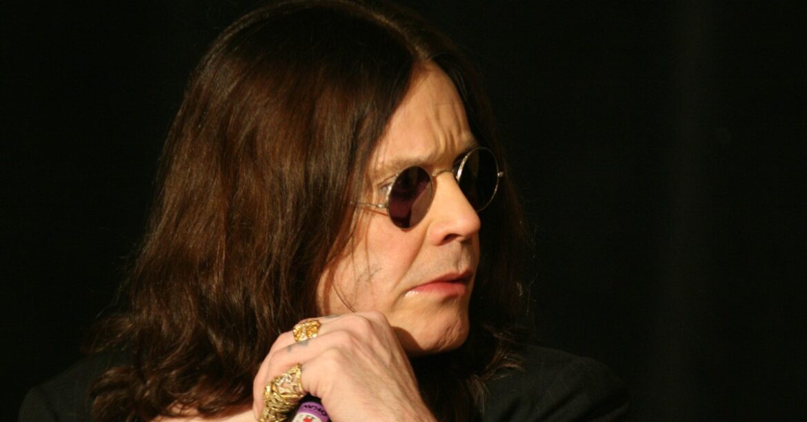 Оззи Осборн умер. Основатель группы Black Sabbath в возрасте 76 лет, Оззи Осборн - знаменитый музыкант, автор текстов, основатель группы Black Sabbath - говорит British Sky TV во вторник ... сегодня, 4 минуты назад
