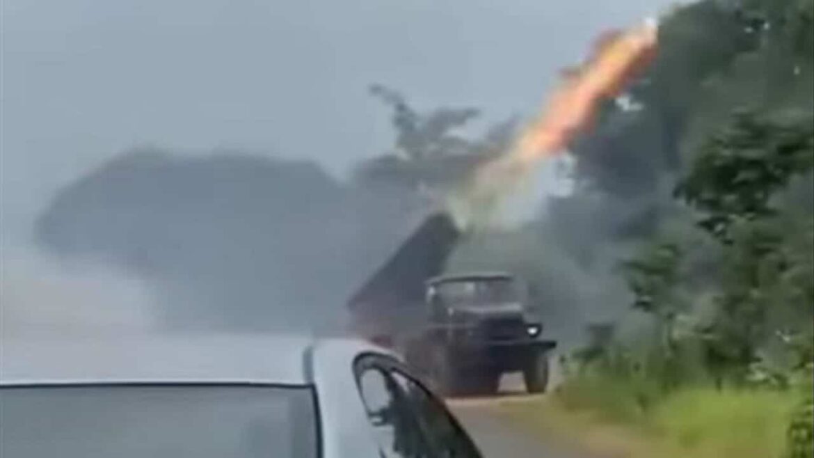 Новая война в Восточной Азии. Бомбардировка, ракетный обстрел идет. Что происходит?
