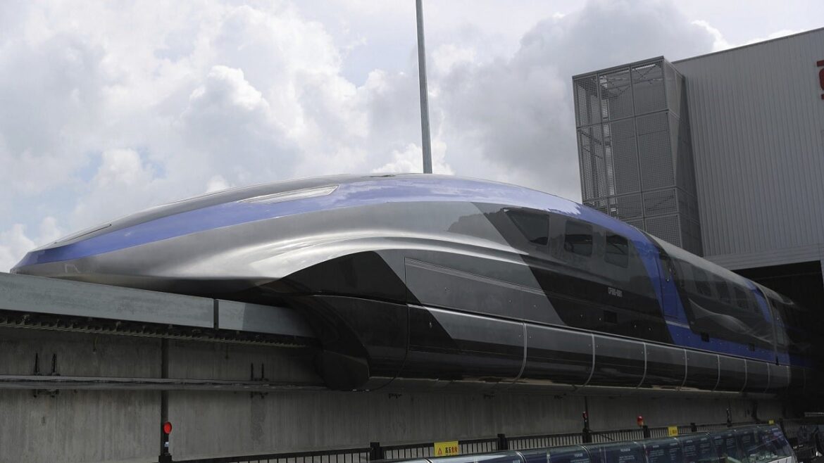 Поезд на магнитной подушке будет обрабатывать порты. Железная дорога будущего - также из Польши
