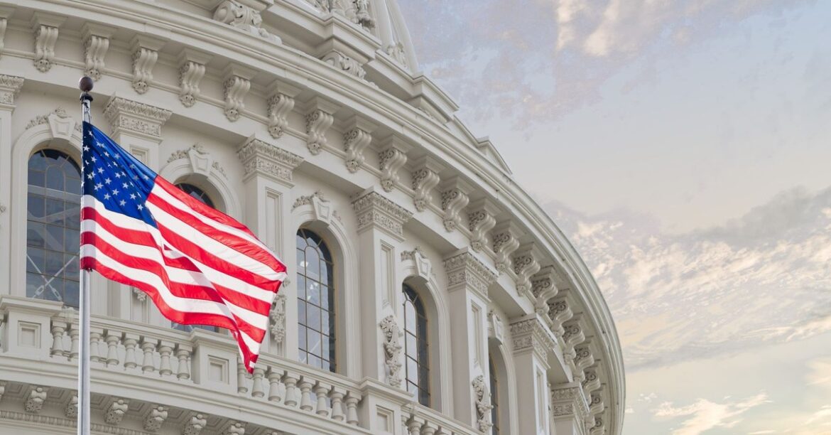 Демократы в США с самой низкой поддержкой за 35 лет
