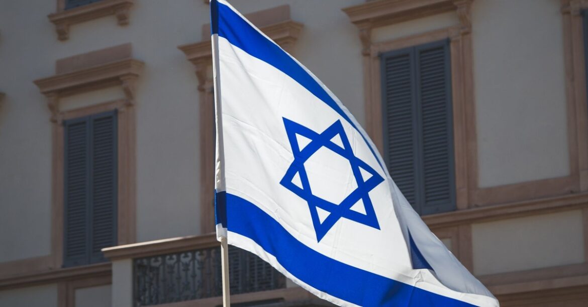 Израильские солдаты бросают миллион постов в день. Интервью предупреждает
