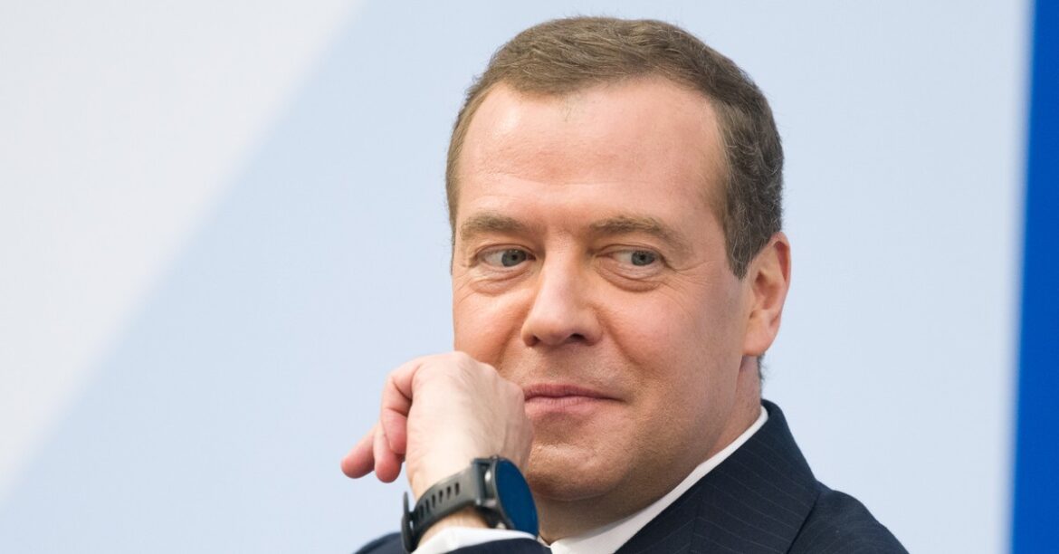 Трамп распространяет две атомные подводные лодки в ответ на слова Медведева
