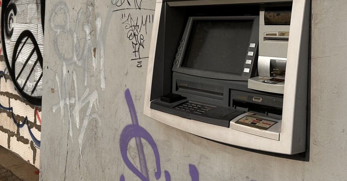 Революция в банкоматах. Вы получите деньги без карты
