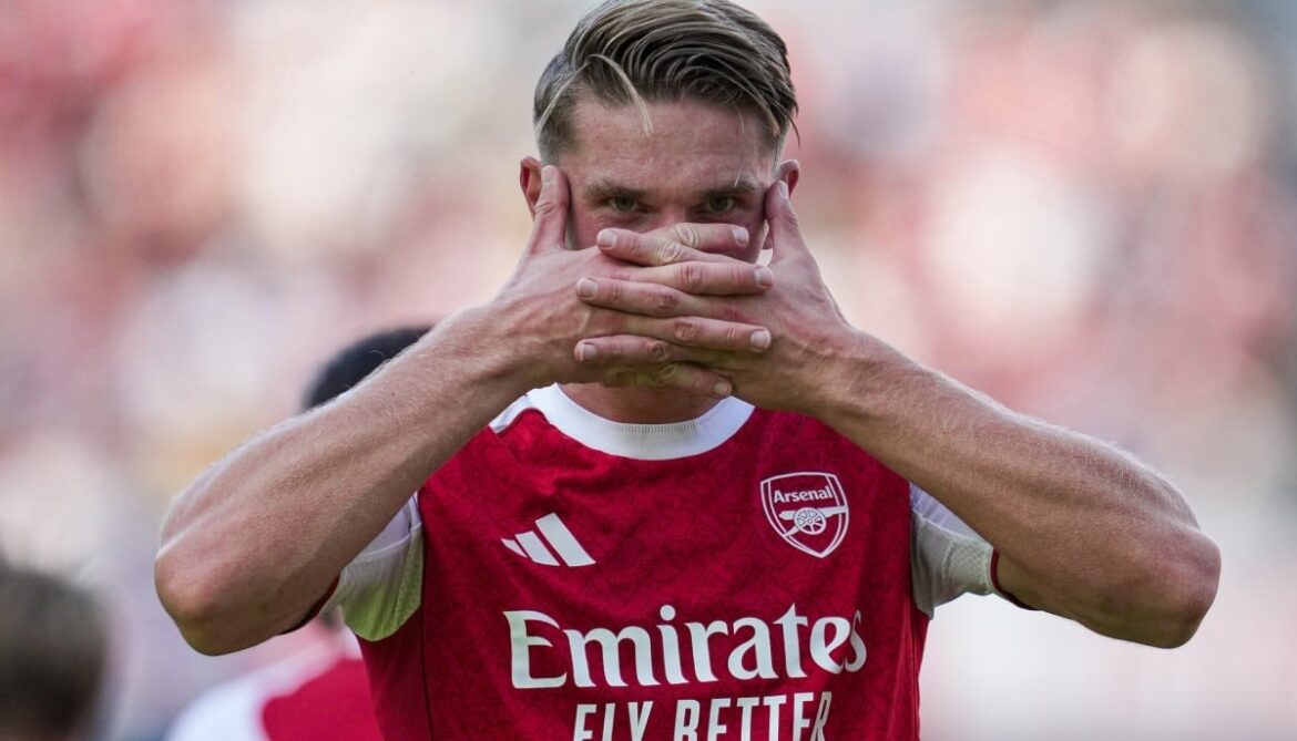 Манчестер Юнайтед - Арсенальные типы, курсы, объявление (17.08.2025). Кто выиграет хит Премьер -лиги?
