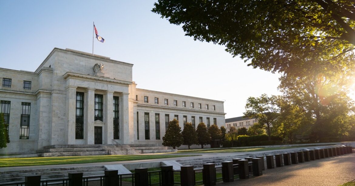 ФРС не сгибалась под давлением Трампа. Ноги без изменений
