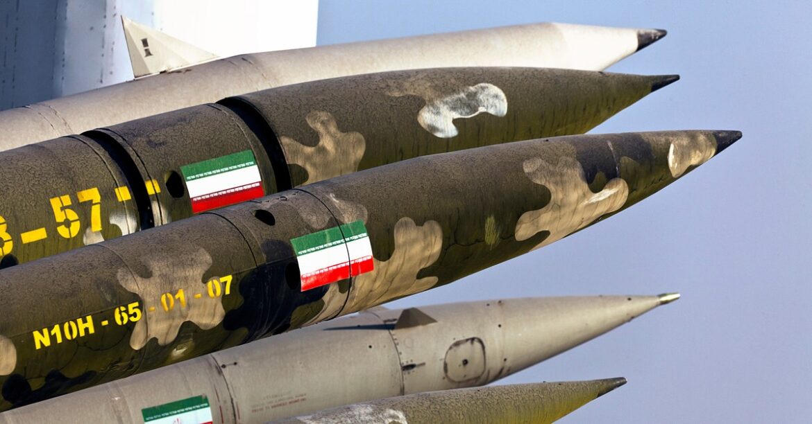 Иран увеличивает военные способности. Военные маневры, ракеты и беспилотники над Индийским океаном
