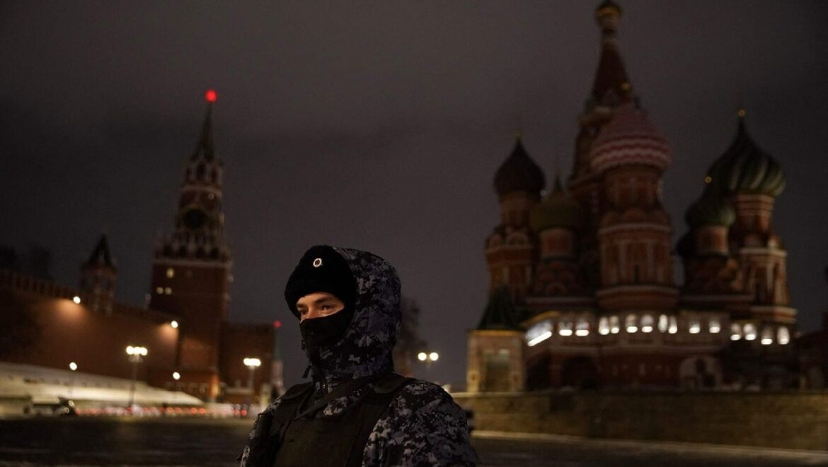 Телефон, планшеты с принуждением для установки правительственного приложения «коммуникации», то есть Orwell Telekran 2.0
