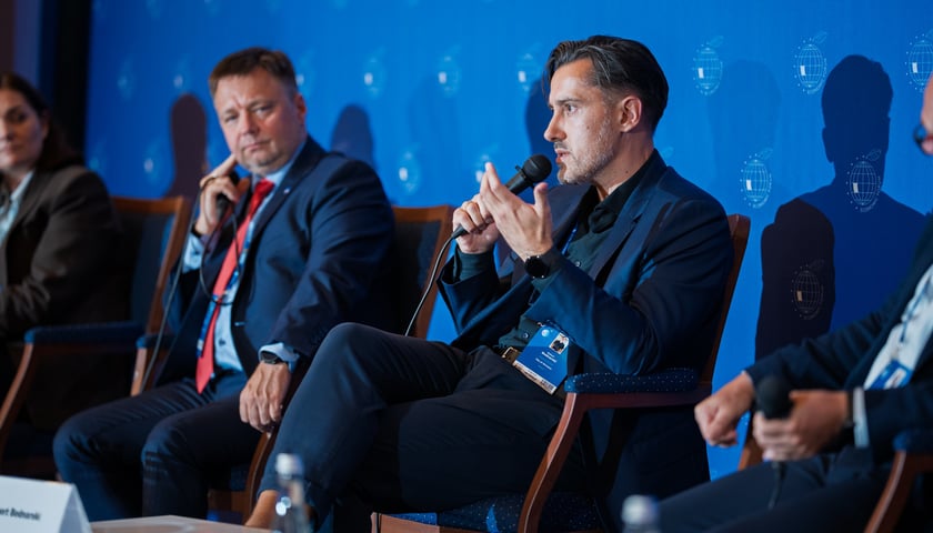

<p> Панель "Город будущего — кто проектирует, кто тестирует, кто использует?"Полем Говорит директор Smart City Wroclaw, Роберт Беднарски </p>
<p>» width=»840″ height=»480″/></p>
<p>                                                    <span class=