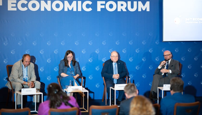 

<p> Международная панель "Прага, Дрезден и Вроцлав — Что ждет этот новый треугольник, растущий в силе?" — Экономический форум в Карпач 2025 </p>
<p>» width=»840″ height=»480″/></p>
<p>                                                    <span class=